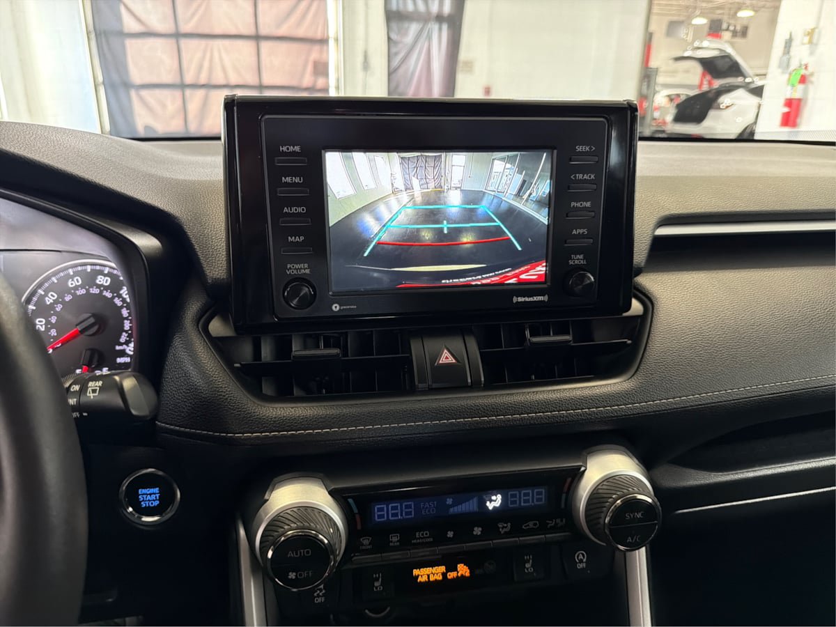 Used 2021 Toyota RAV4 XLE w/ XLE Grade Weather Package AWD/4WD image 27