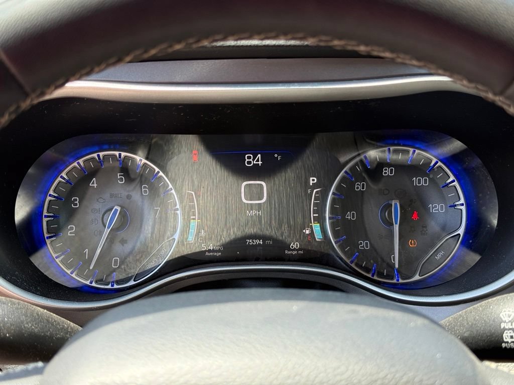 Used 2023 Chrysler Pacifica Touring-L FWD image 17