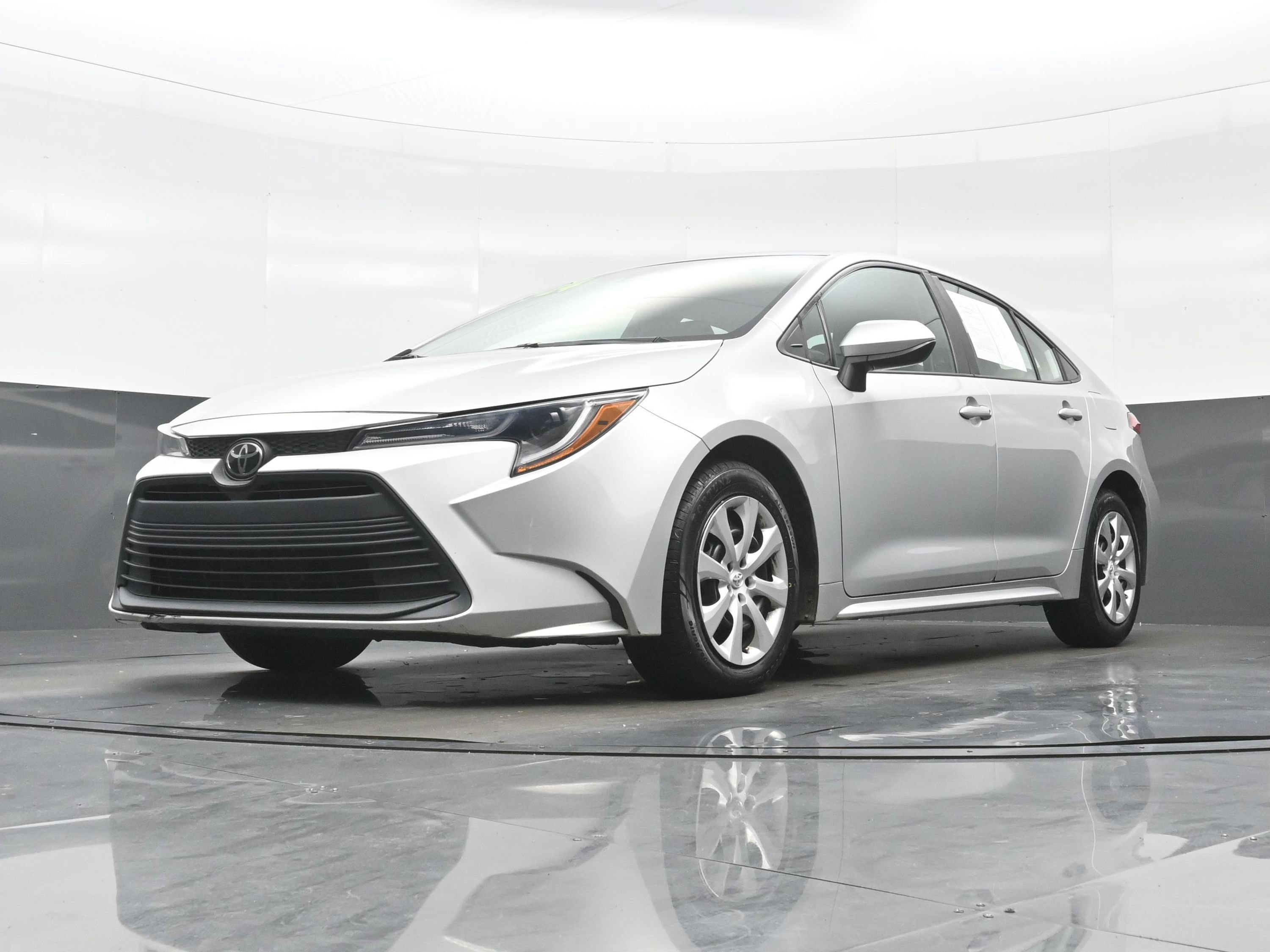 Used 2024 Toyota Corolla LE FWD image 24
