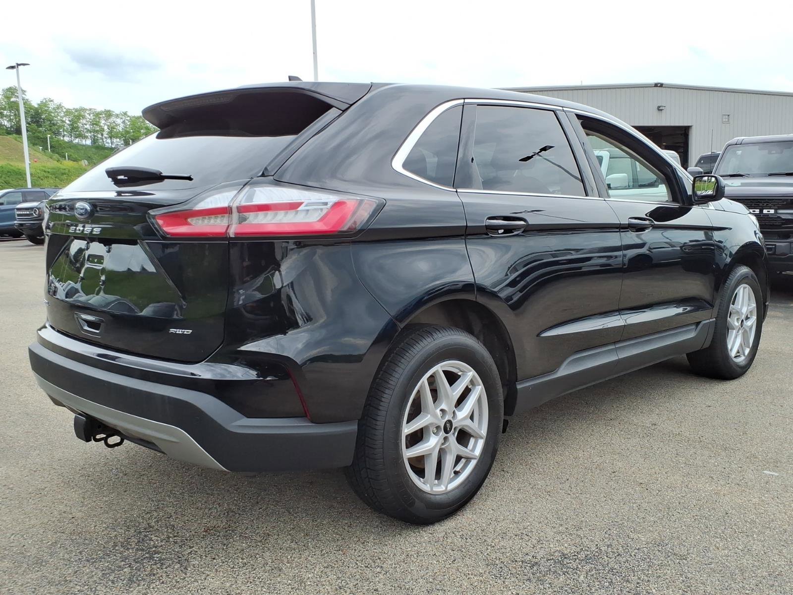Certified 2024 Ford Edge SEL w/ Convenience Package AWD/4WD image 6