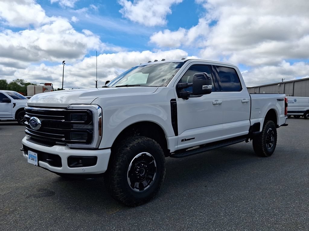 Used 2026 Ford F350 Platinum w/ Tremor Off-Road Package AWD/4WD image 3