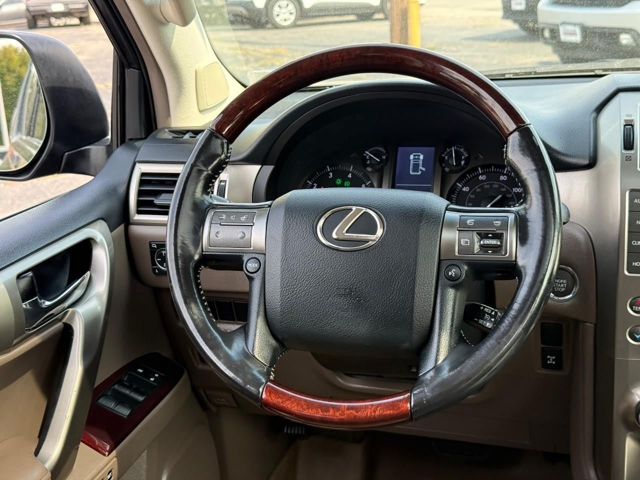 Used 2016 Lexus GX 460 w/ Premium Package AWD/4WD image 10