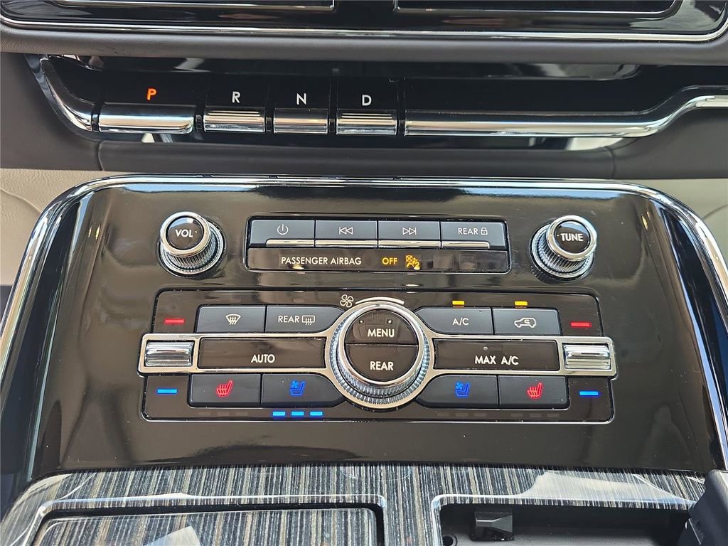 Certified 2023 Lincoln Navigator Black Label AWD/4WD image 19
