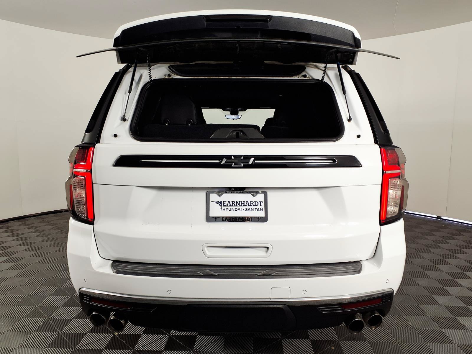 Used 2021 Chevrolet Tahoe Premier w/ Premium Package AWD/4WD image 9
