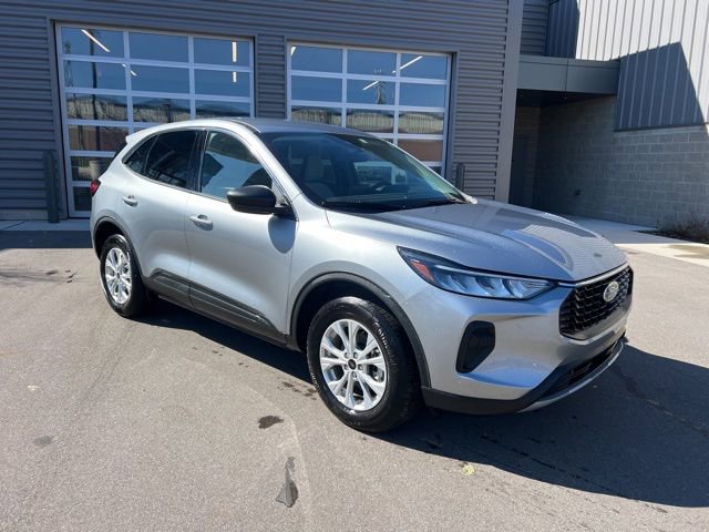 Used 2023 Ford Escape Active AWD/4WD image 3