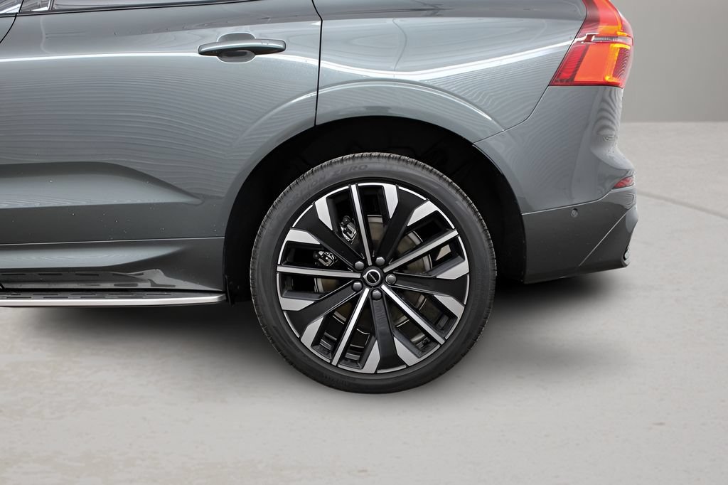 Certified 2026 Volvo XC60 T8 Ultra w/ Protection Package Premier AWD/4WD image 8