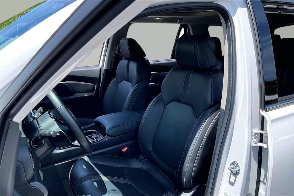 Used 2025 Honda Pilot Touring image 17