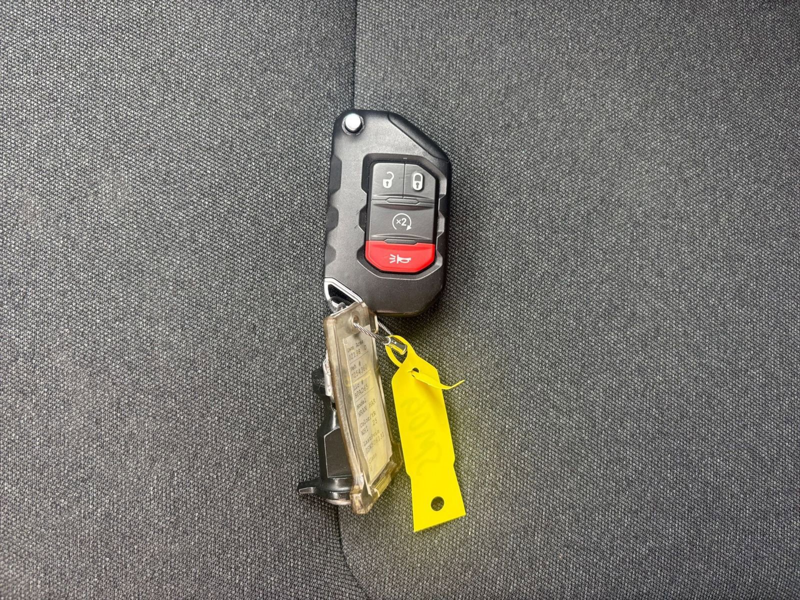 Used 2025 Jeep Wrangler Sahara image 22