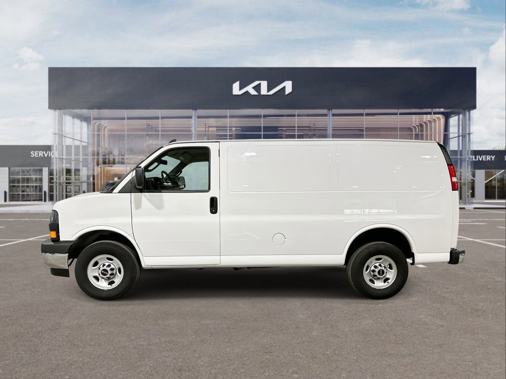 Used 2024 GMC Savana 2500 w/ Driver Convenience Package image 5