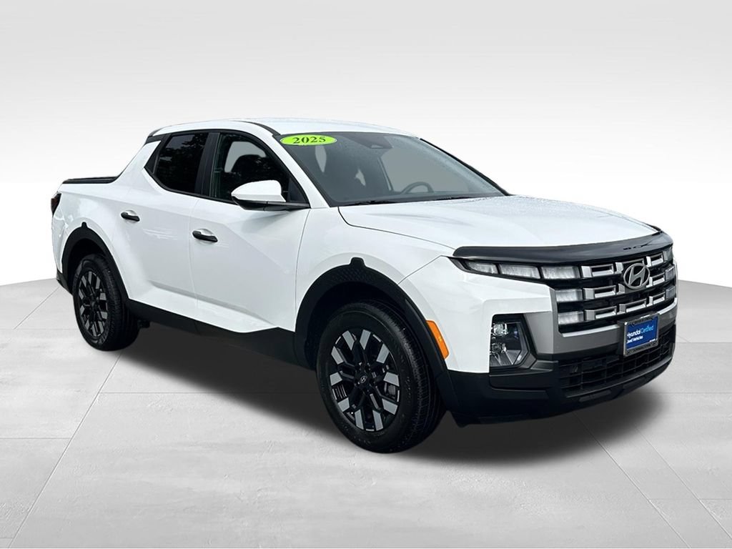Used 2025 Hyundai Santa Cruz SE AWD/4WD image 1