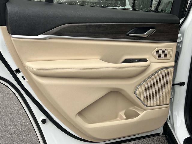 Used 2022 Jeep Grand Cherokee L Limited image 18