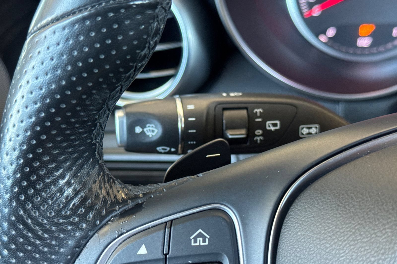 Used 2018 Mercedes-Benz GLC 350e 4MATIC image 37