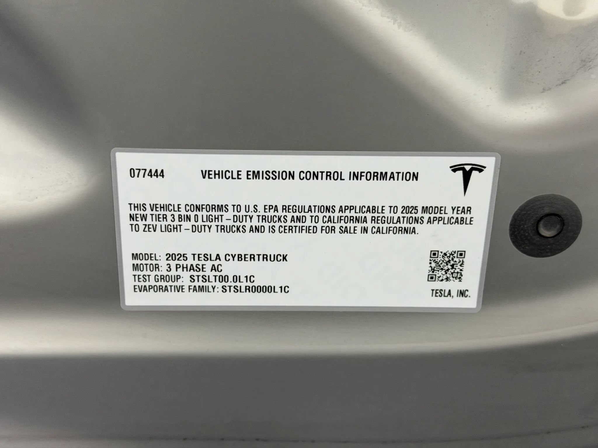 Used 2025 Tesla Cybertruck 2WD Crew Cab image 95