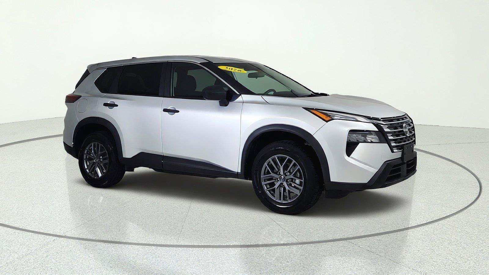 Used 2024 Nissan Rogue S AWD/4WD image 8