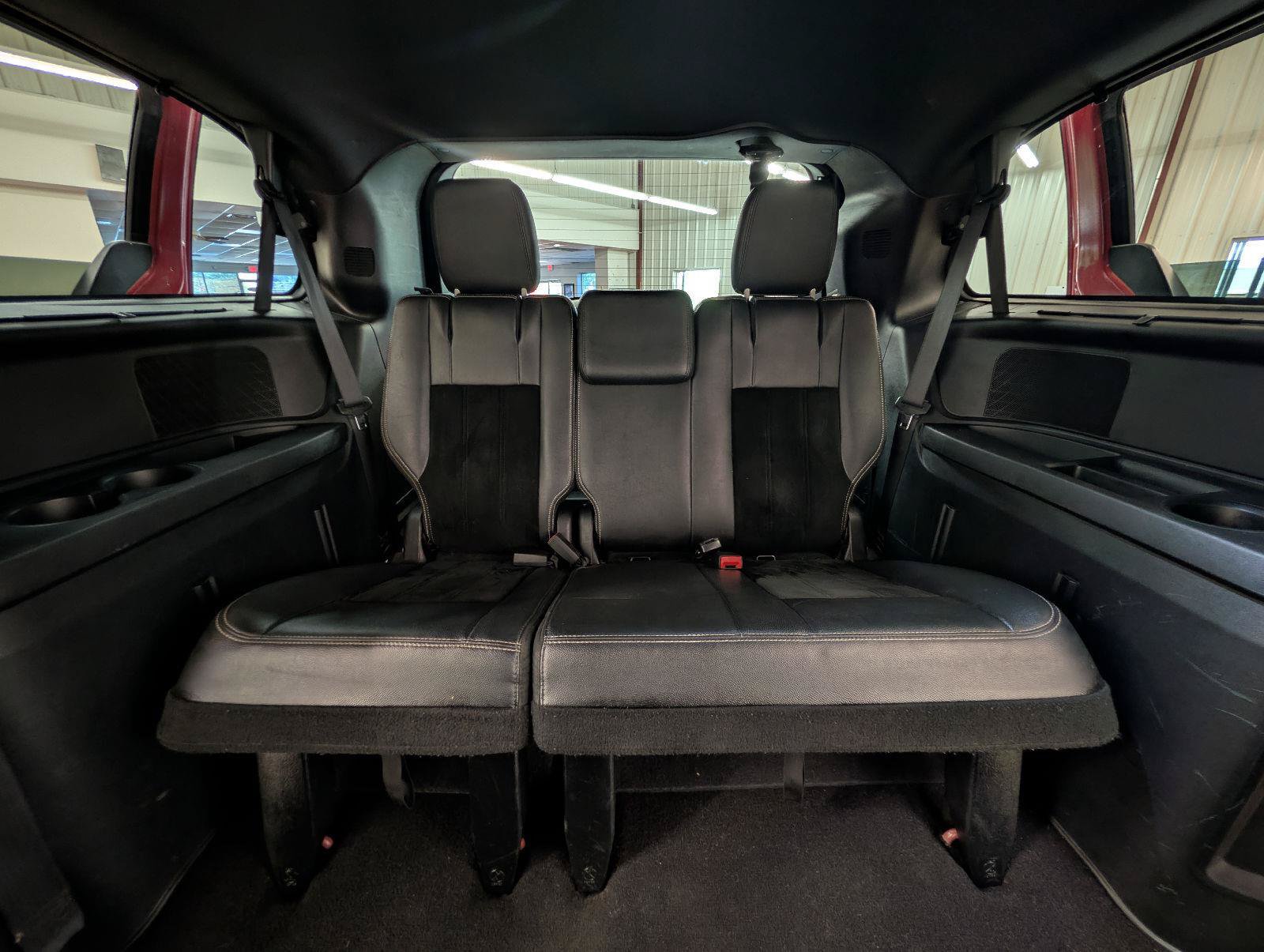 Used 2016 Dodge Grand Caravan SXT FWD image 39