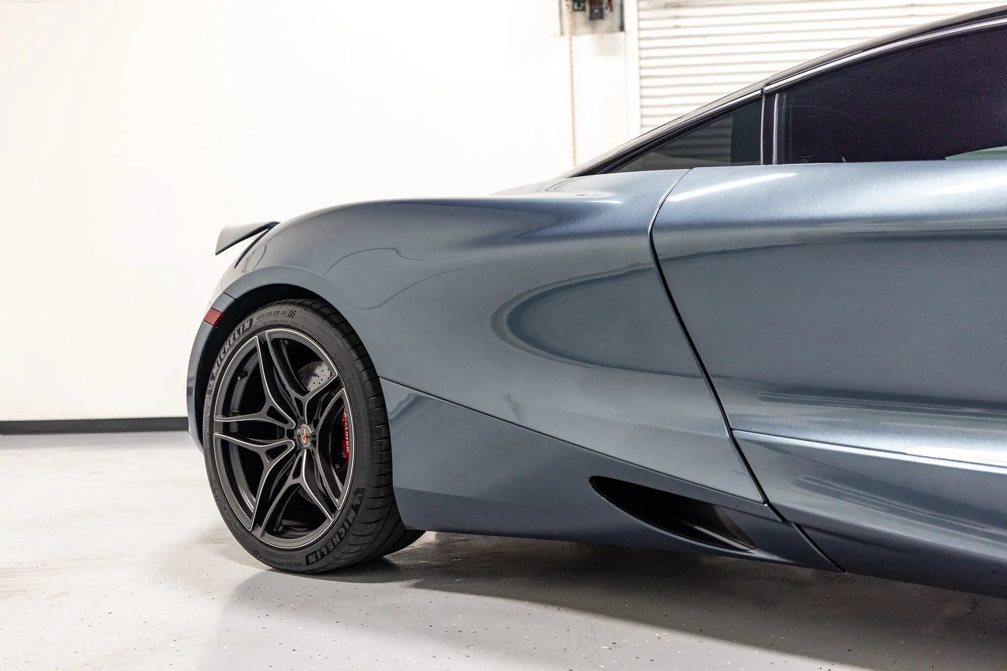 Used 2018 McLaren 720S Performance RWD image 29