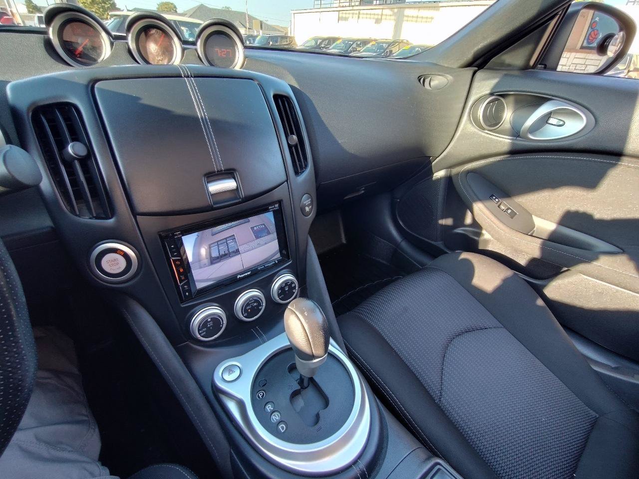 Used 2015 Nissan 370Z Roadster RWD image 23