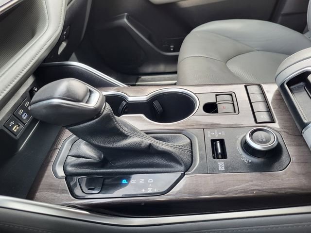 Used 2022 Toyota Highlander Limited image 19