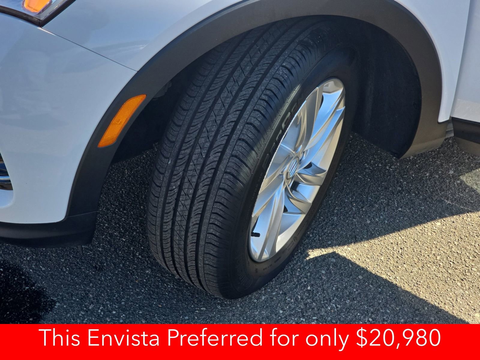 Used 2025 Buick Envista Preferred image 37