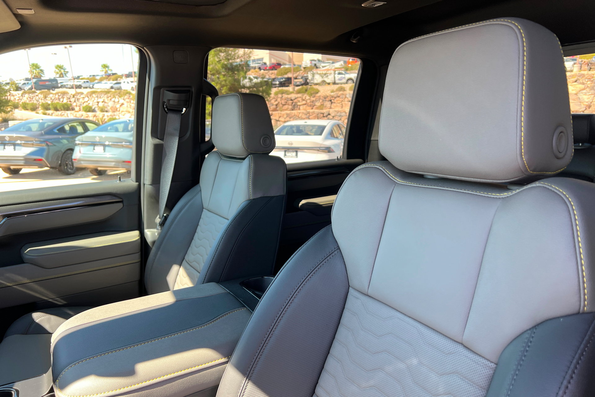 New 2026 Chevrolet Silverado 2500 ZR2 w/ LPO, Dark Essentials Package AWD/4WD image 17