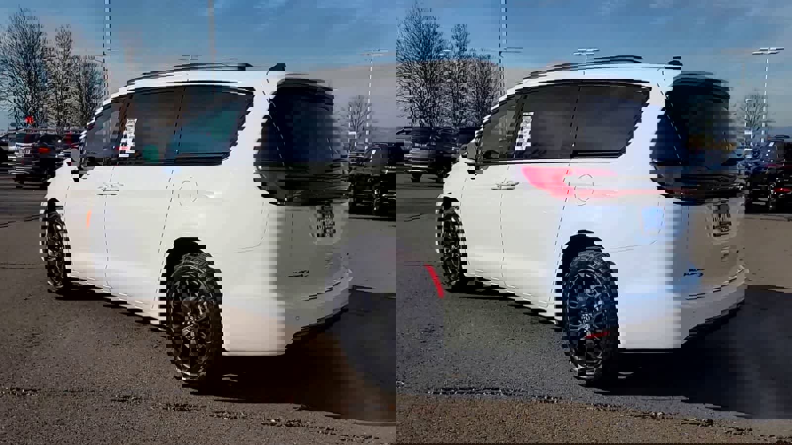 New 2026 Chrysler Pacifica Select image 6