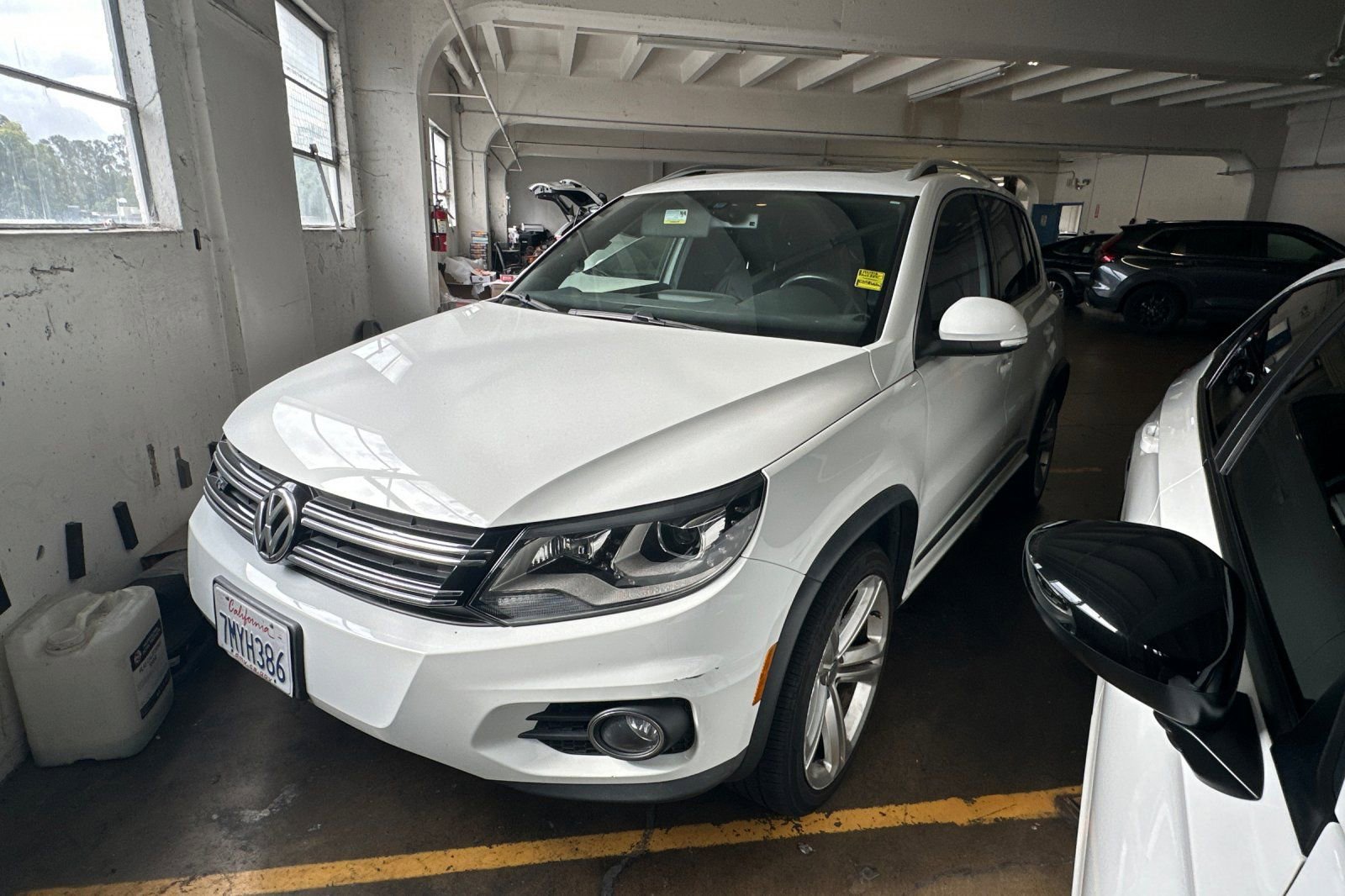Used 2015 Volkswagen Tiguan R-Line FWD image 2