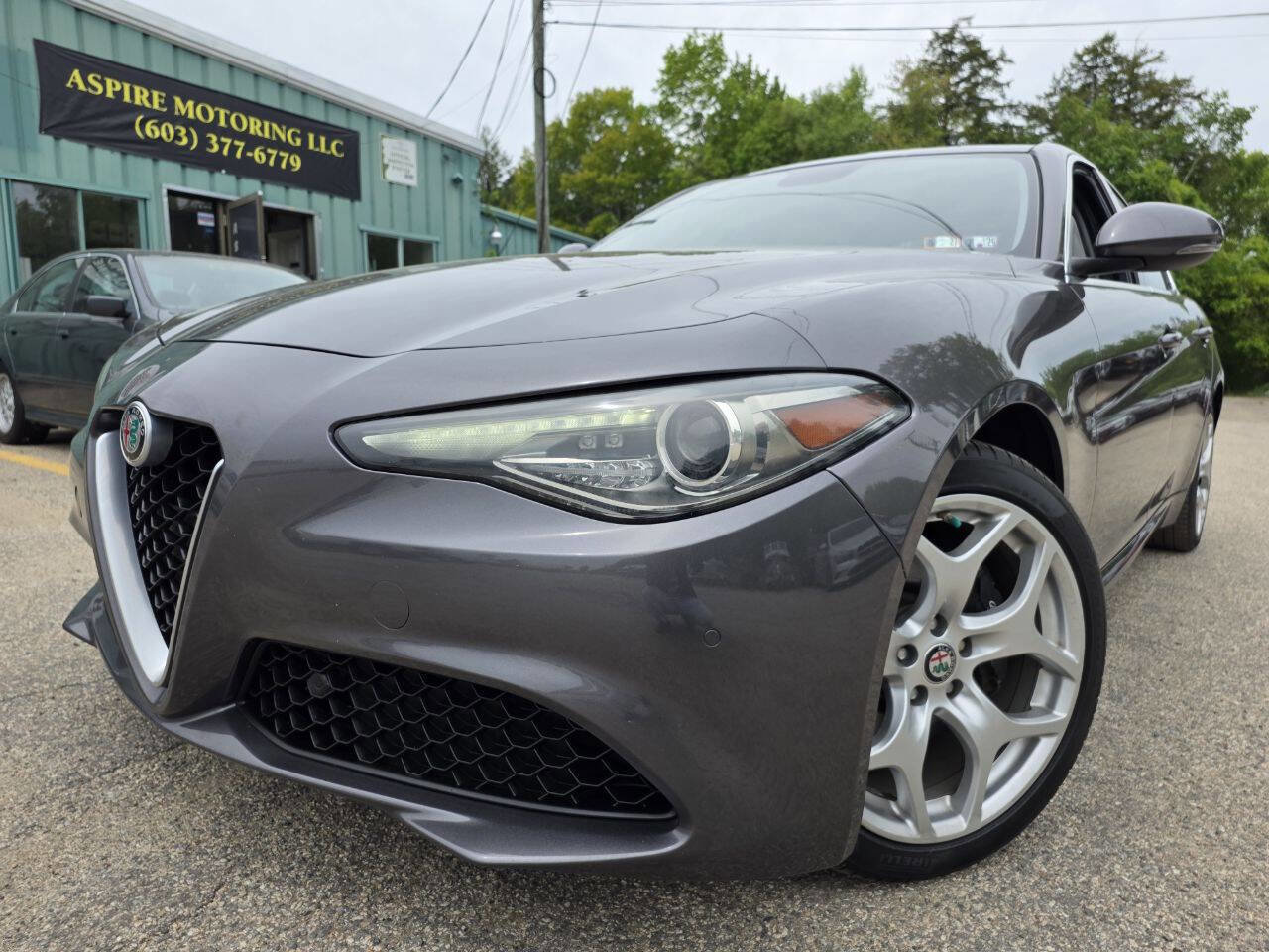 Used 2018 Alfa Romeo Giulia Ti AWD/4WD image 2