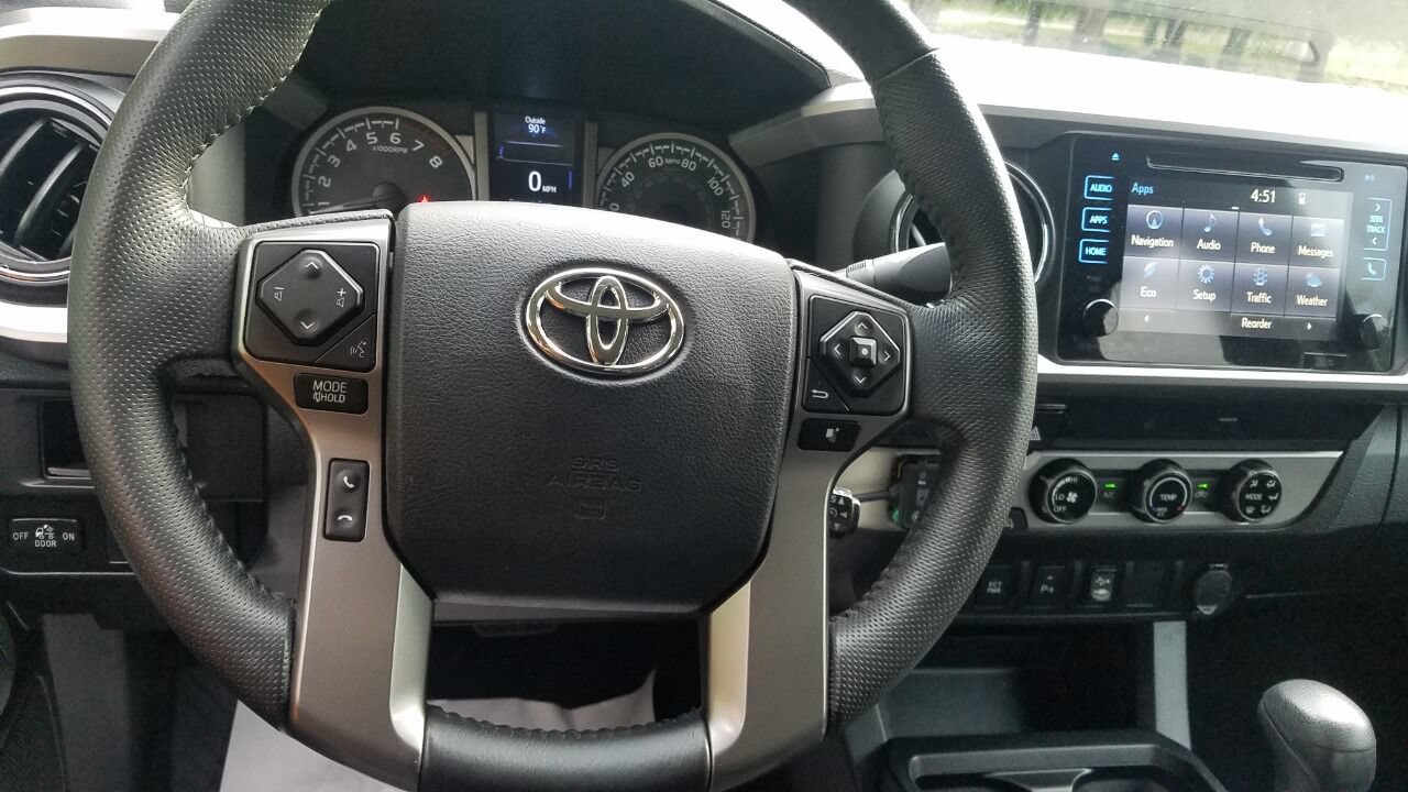 Used 2017 Toyota Tacoma SR5 w/ Tow Package RWD image 29