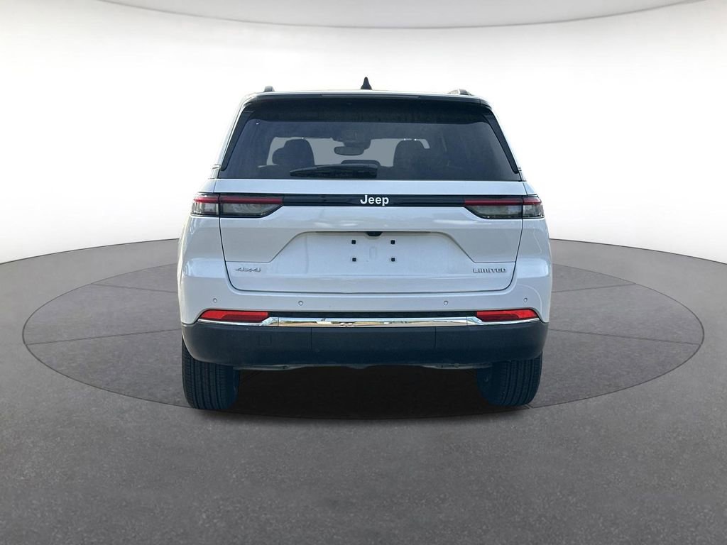Used 2025 Jeep Grand Cherokee Limited image 4