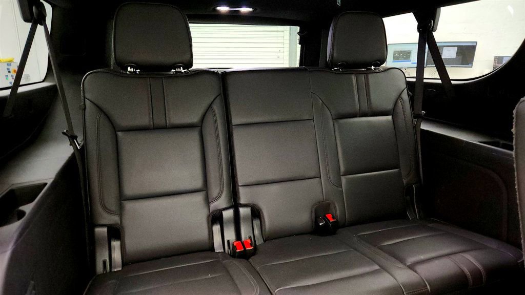 Used 2021 Chevrolet Suburban RST w/ Luxury Package AWD/4WD image 24