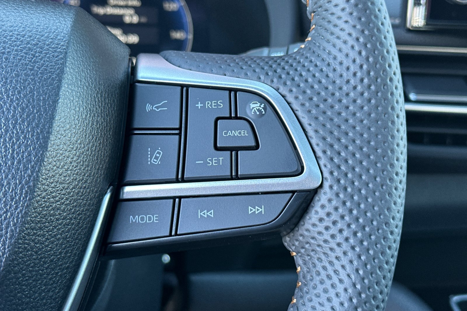 New 2026 Toyota Sienna XLE Woodland Edition AWD/4WD image 29