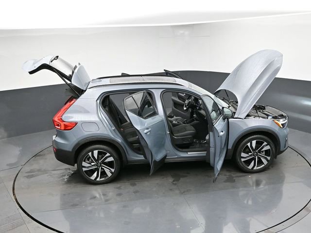 Used 2023 Volvo XC40 B5 Plus w/ Protection Package Premier image 46