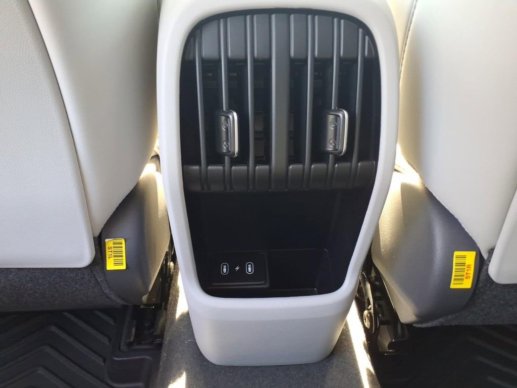 New 2026 Hyundai Kona Limited FWD image 12