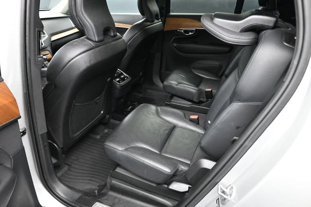 Used 2022 Volvo XC90 T6 Momentum w/ Climate Package AWD/4WD image 19