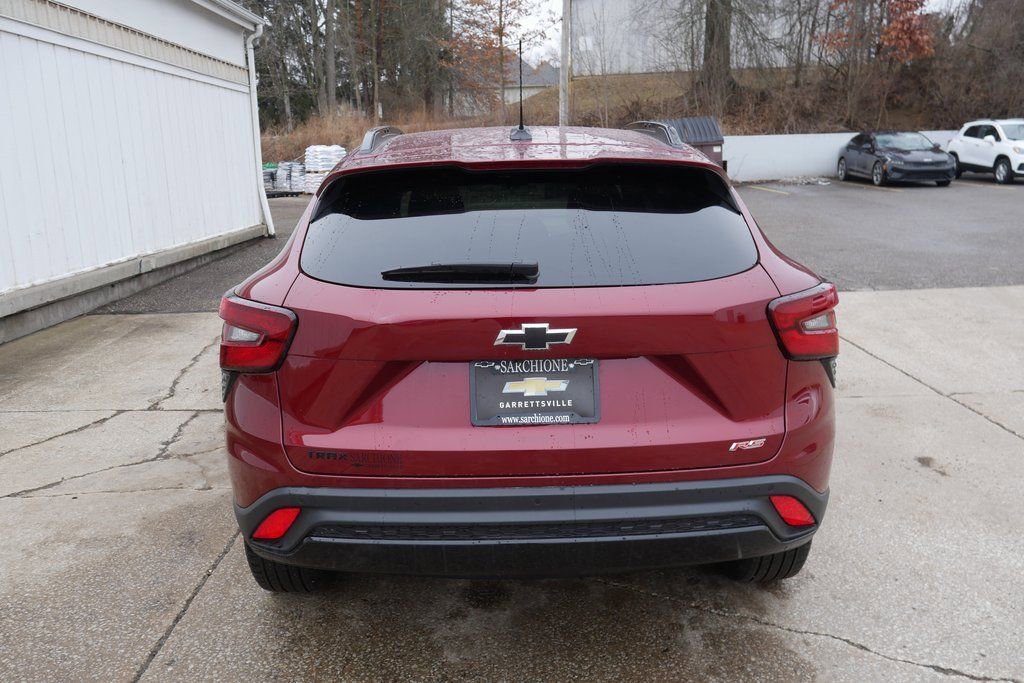 Used 2025 Chevrolet Trax RS w/ Sunroof Package image 6