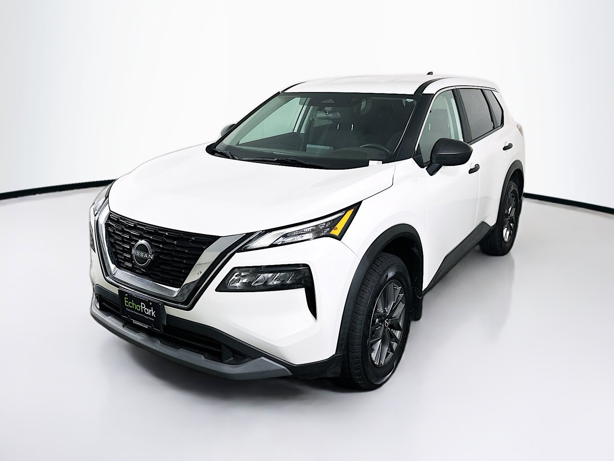 Used 2023 Nissan Rogue S FWD image 3