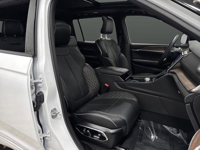 Used 2024 Jeep Grand Cherokee L Summit w/ Advanced Protech Group IV image 32