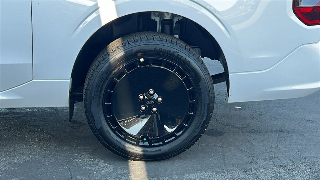 New 2025 Ford Maverick Lobo image 11