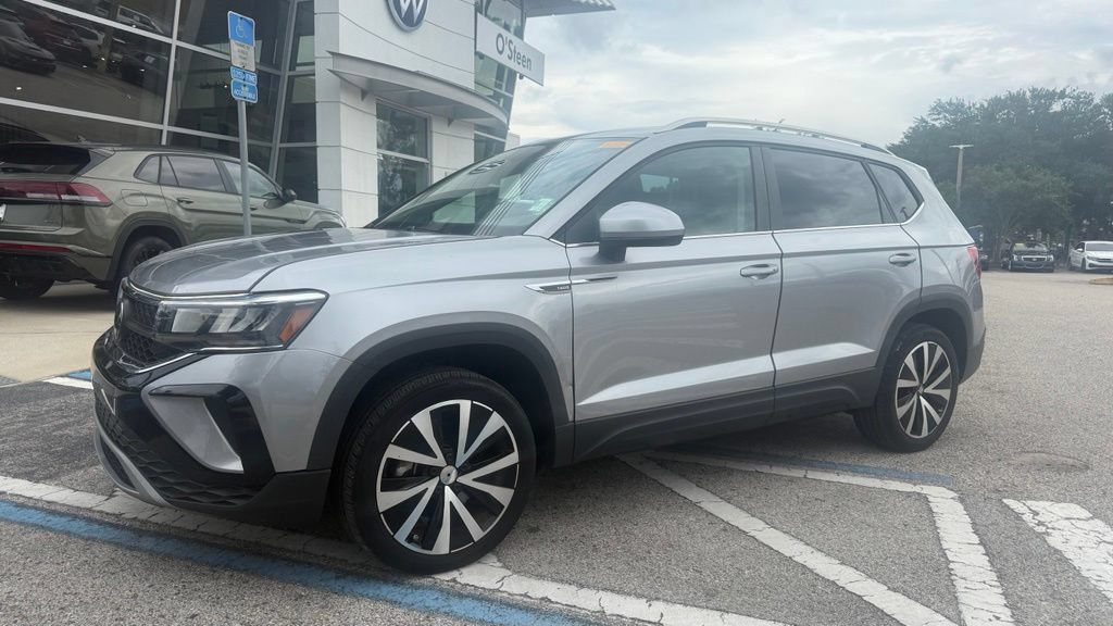 Certified 2023 Volkswagen Taos SE FWD image 30