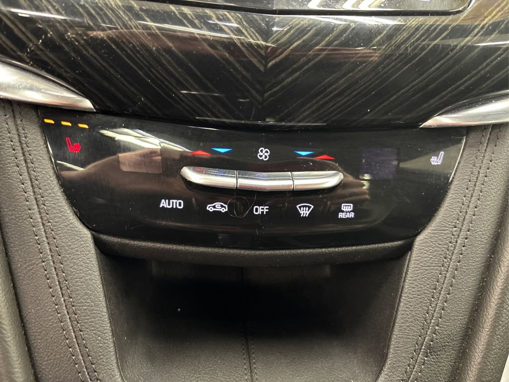 Used 2020 Cadillac XT6 Premium Luxury image 33