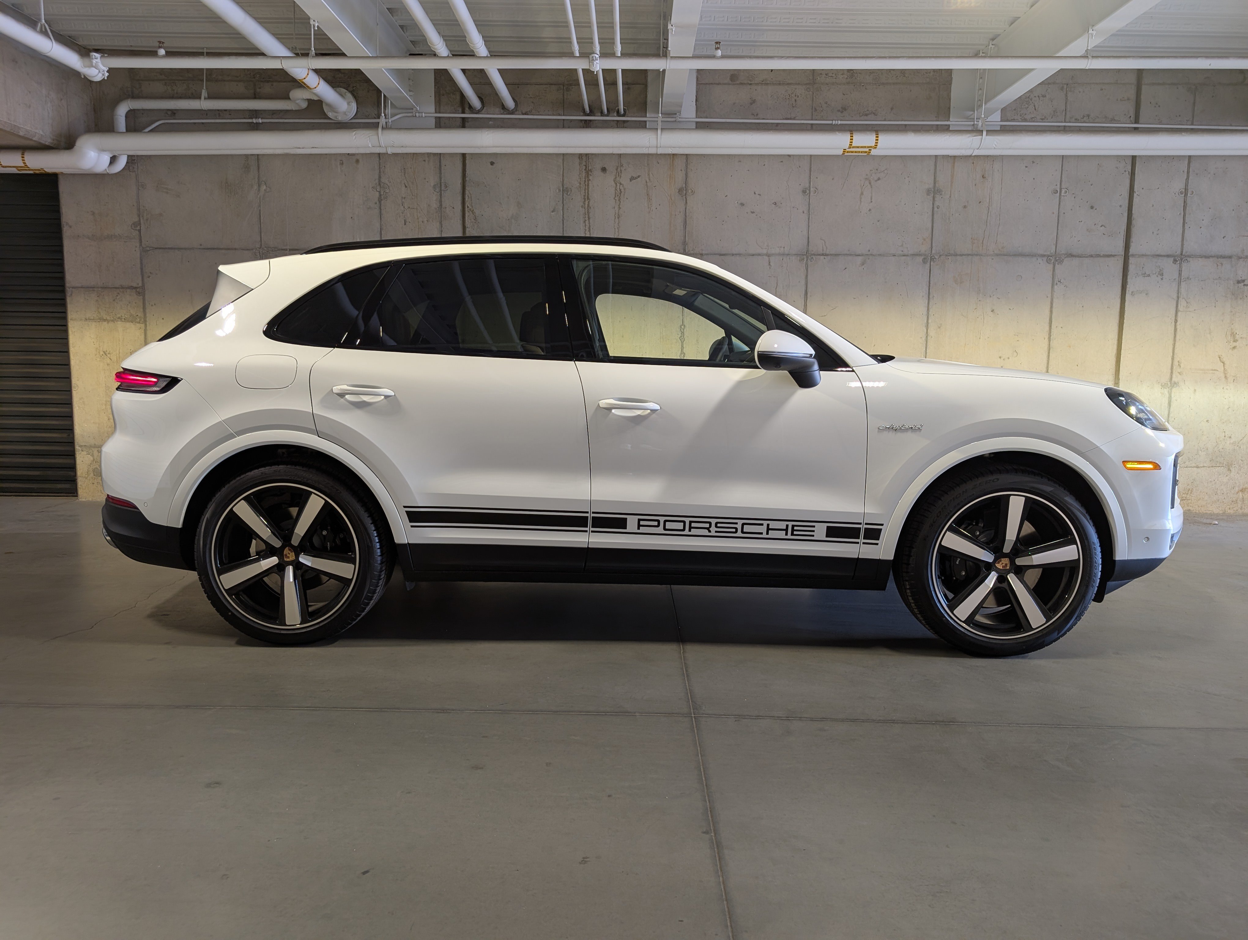 New 2026 Porsche Cayenne E-Hybrid AWD/4WD image 9