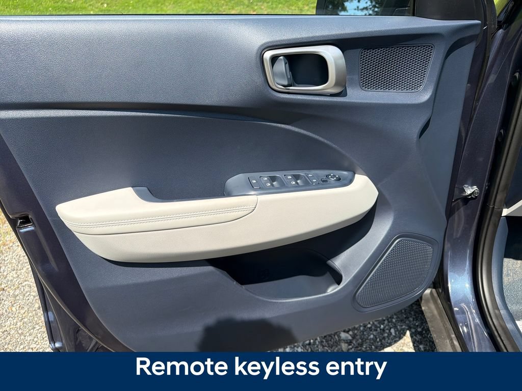 New 2026 Hyundai Venue SEL FWD image 11