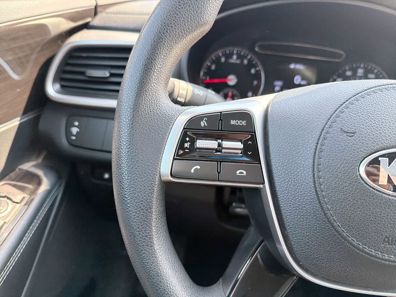Used 2020 Kia Sorento L FWD image 30