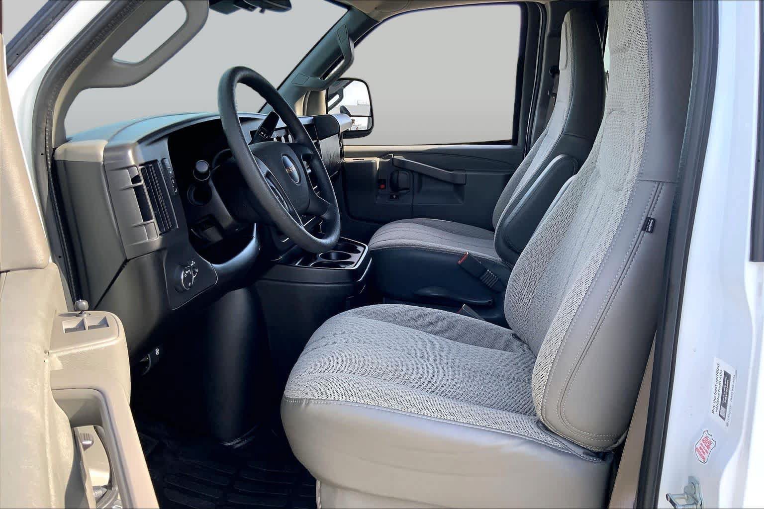Used 2025 GMC Savana 3500 LT w/ LT Preferred Equipment Group RWD image 8