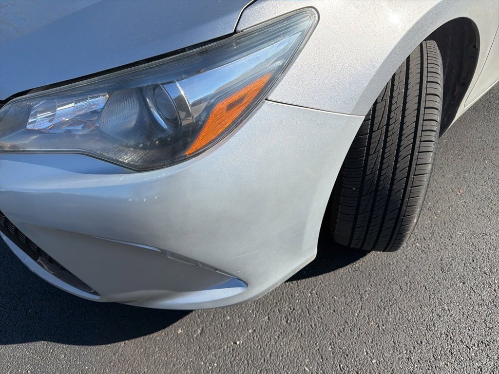 Used 2017 Toyota Camry SE w/ Moonroof Package image 14