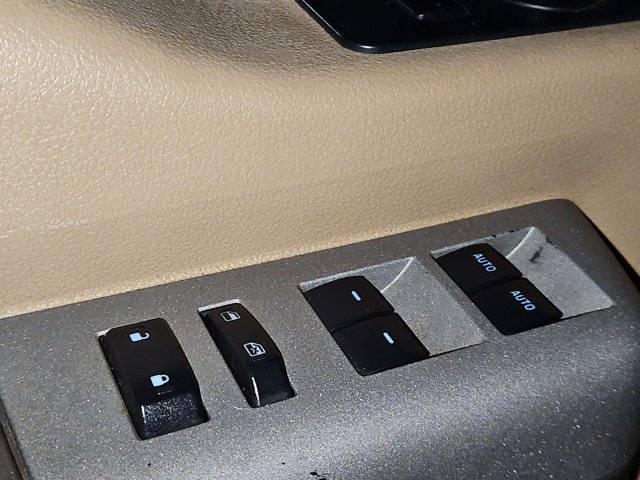 Used 2015 Ford F250 XLT w/ XLT Value Package AWD/4WD image 19