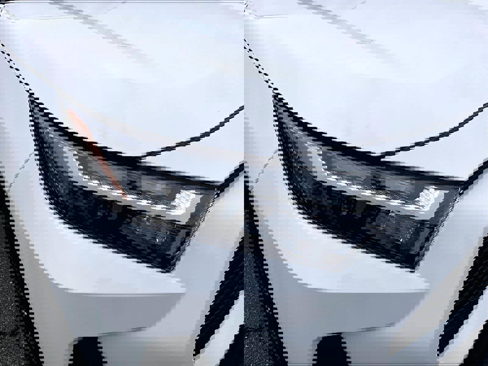 Used 2025 Toyota RAV4 XLE image 33