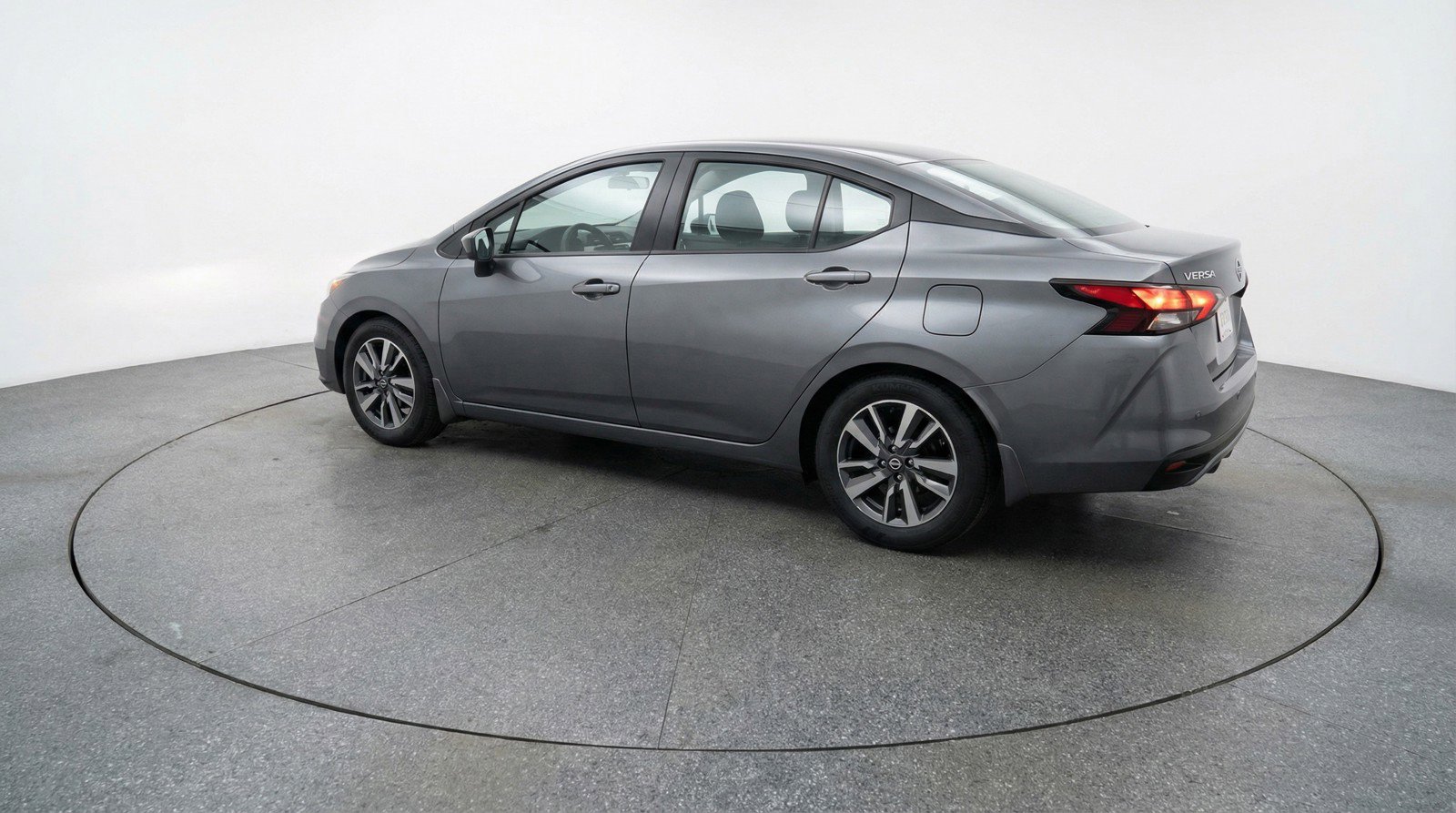 Used 2025 Nissan Versa SV image 6