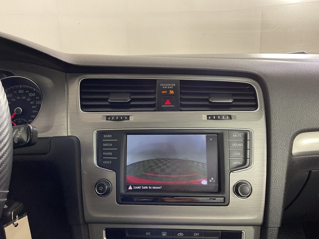 Used 2016 Volkswagen Golf S FWD image 28