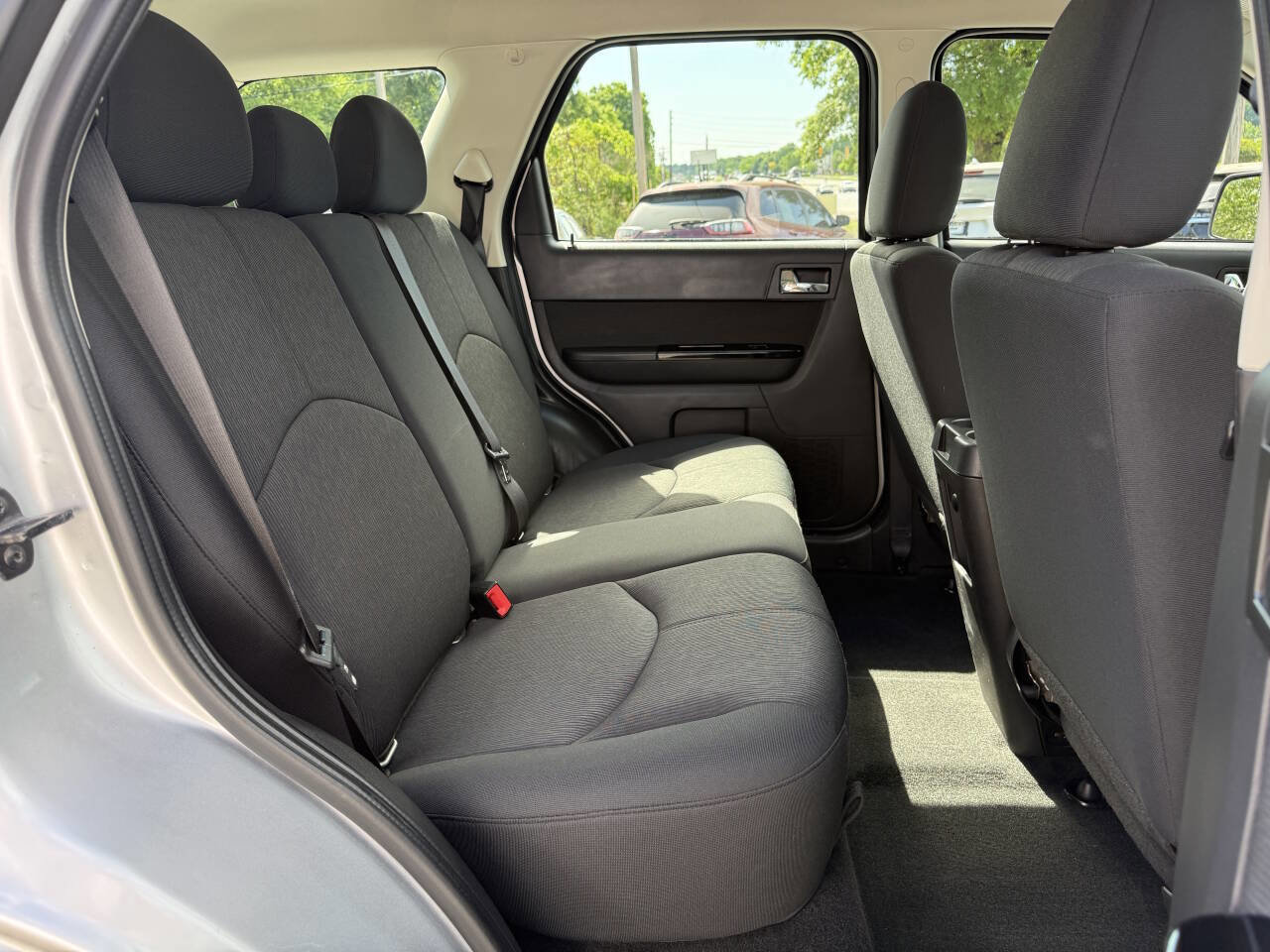 Used 2010 MAZDA Tribute i Sport AWD/4WD image 16